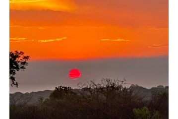 Stunning Mountain Views From A 3-Bedroom Home With Pool Guest house, Hoedspruit - 5