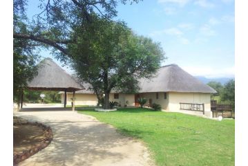 Own Pool - Ample Space - Beautiful Views Guest house, Hoedspruit - 4