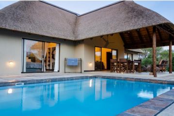 Hidden 2-Bedroom Gem In A Quiet Wildlife Estate Guest house, Hoedspruit - 4