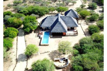 Beautiful Mountain Views From A 2-Bedroom Home With Pool Guest house, Hoedspruit - 2