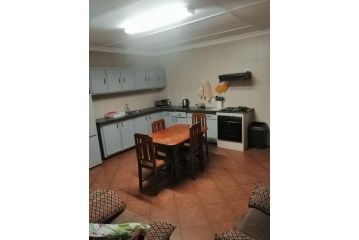 House Ebenezer Guest house, Bloemfontein - 2