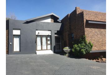 House Mulberry Guesthouse Guest house, Pretoria - 3