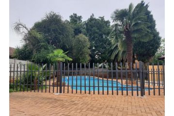 Housemartin Guest house, Klerksdorp - 3