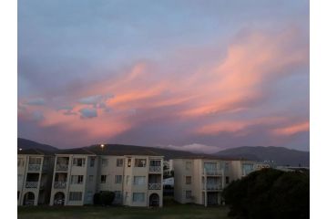 Huisi by di C Apartment, Hermanus - 1