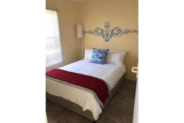 Huisi by di C Apartment, Hermanus - 5