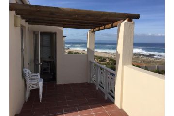 Huisi by di C Apartment, Hermanus - 2