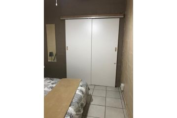 Ian and Pam's Flatlet Apartment, Empangeni - 3