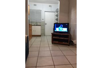 Ian and Pam's Flatlet Apartment, Empangeni - 4