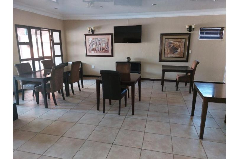 Ikhutse Manor Guesthouse Guest house, Mahikeng - imaginea 19
