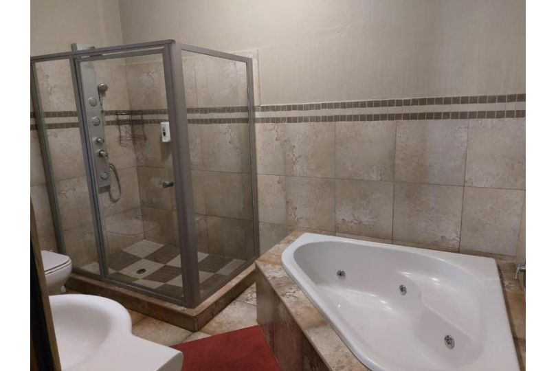 Ikhutse Manor Guesthouse Guest house, Mahikeng - imaginea 16