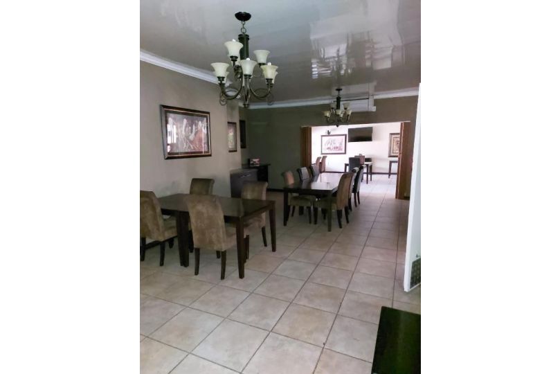 Ikhutse Manor Guesthouse Guest house, Mahikeng - imaginea 18