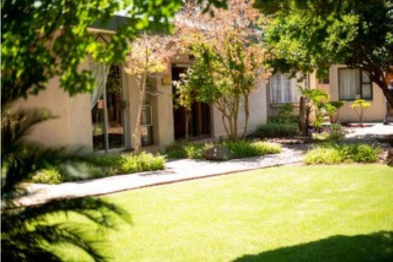 Ikhutse Manor Guesthouse Guest house, Mahikeng - imaginea 2