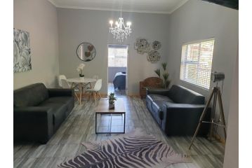 ikibiki Apartment, Beaufort West - 2