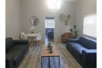 ikibiki Apartment, Beaufort West - 4