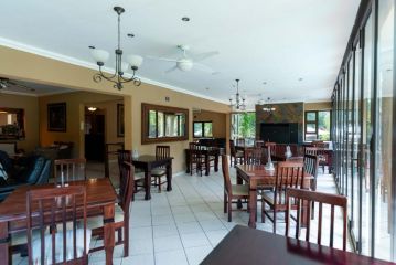 Hutten Heights Lodge by Ilawu Guest house, Newcastle - 1
