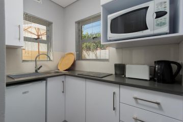 Ilkley Crescent 5 Apartment, Cape Town - 3