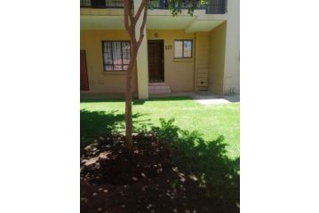 Impressive two bedroom apartment Apartment, Midrand - 2