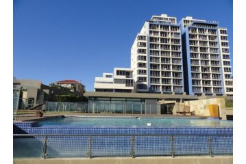 Infinity Self Catering Beachfront Apartment 302 Apartment, Cape Town - 2