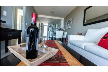 Infinity Luxury Beachfront Apartment, Bloubergstrand - 5
