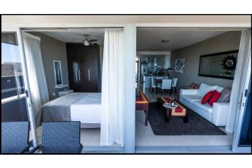 Infinity Luxury Beachfront Apartment, Bloubergstrand - 1