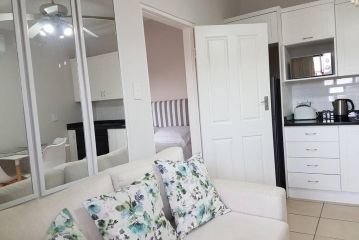 Innes Road Durban Accommodation One Bedroom Unit Apartment, Durban - 2