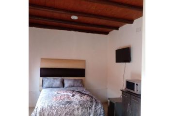 Inviting 1-Bed Cottage in Randburg Guest house, Johannesburg - 4
