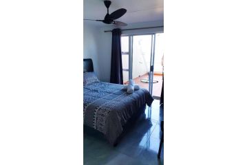 Isikhulu Beachfront Villa 9 Apartment, Umdloti - 5