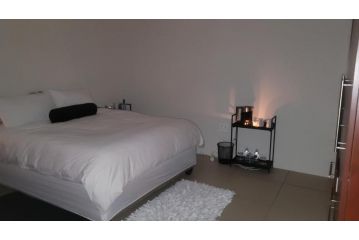 Isle Royal Nelspruit Guest house, Mataffin - 2