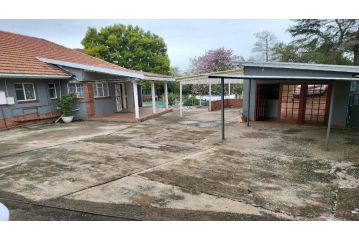 Isomi Bed and breakfast, Hay Paddock - 1