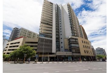 ITC Icon Two bedroom Apartment with lovely balcony Apartment, Cape Town - 2