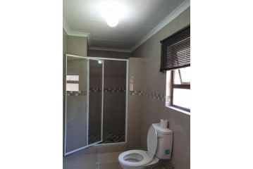 Rose Guesthouse Klerksdorp Guest house, Klerksdorp - 3