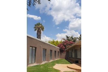 Rose Guesthouse Klerksdorp Guest house, Klerksdorp - 4