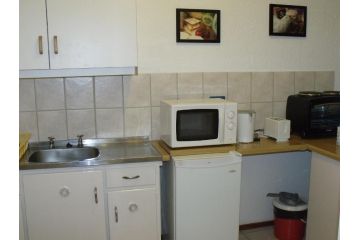 Jamaed Court Apartment, George - 4