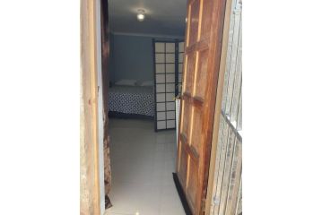 JimmyLuh Garden Cottage Apartment, Durban - 1