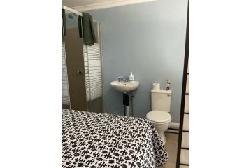 JimmyLuh Garden Cottage Apartment, Durban - 4