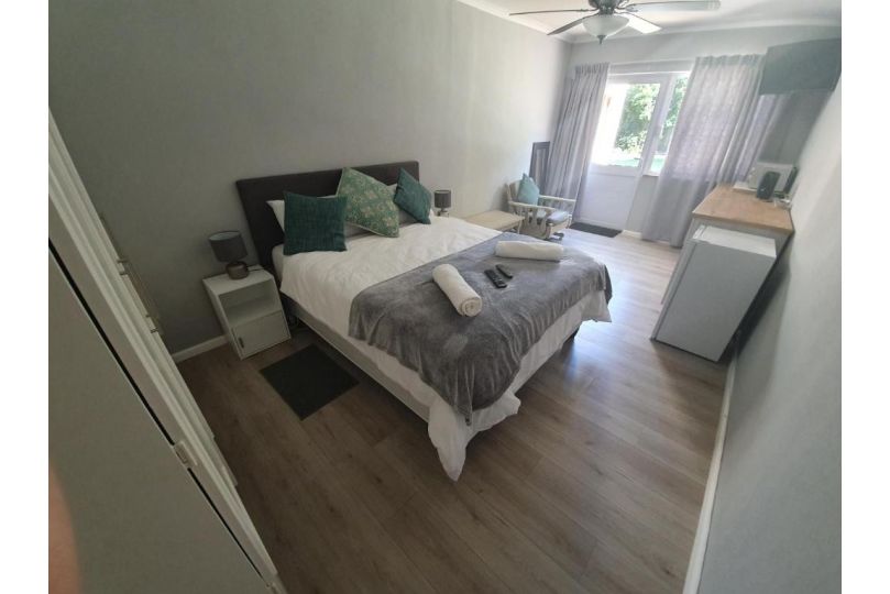 Joey's Rooms Apartment, Stellenbosch - imaginea 1