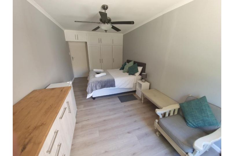 Joey's Rooms Apartment, Stellenbosch - imaginea 17