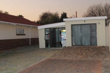 Jollys park guesthouse Guest house, Roodepoort - 1