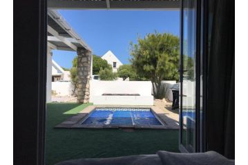 Joyful Apartment, Paternoster - 2