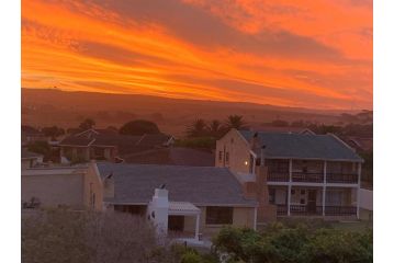 28 Kabeljauws Apartment, Jeffreys Bay - 2
