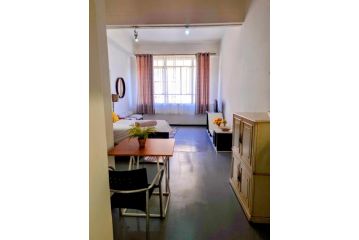 Kaleaba House in the Heart of Maboneng Precinct Apartment, Johannesburg - 3