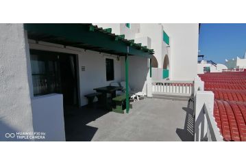 Private Kaliva 605, Club Mykonos Resort Apartment, Langebaan - 1
