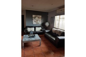 Karoo Heart Apartment, Beaufort West - 5