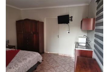 Khanya Room Apartment, Bloemfontein - 5