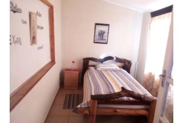 KHAYA LANGA Guest House & Contractors Accommodation Guest house, Machadodorp - 5