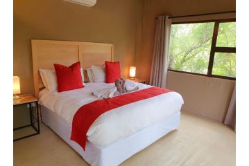 Kingfisher Creek Lodge Hotel, Hoedspruit - 4