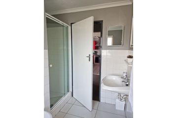 Klein Welgemoed 29 Apartment, Cape Town - 4