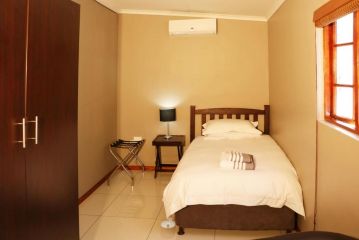 Kleinplasie Guesthouse Guest house, Springbok - 5