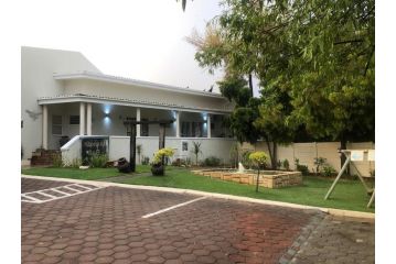 Kliprand Guesthouse Bed and breakfast, Springbok - 2