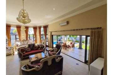 Kosmos Ridge 4 Bedroom Palace 284 Guest house, Hartbeespoort - 5